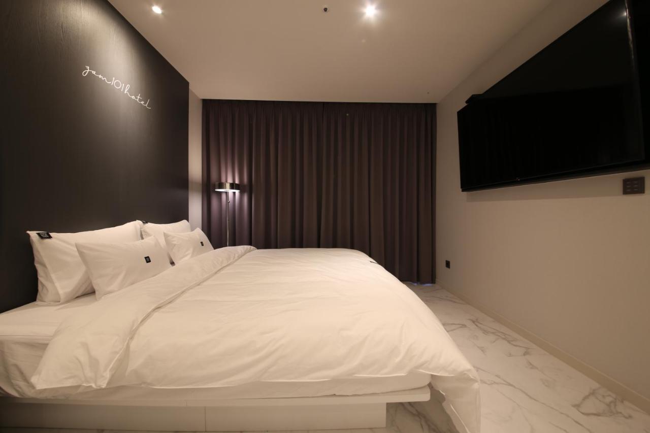 Zam101 Hotel Gimhae Экстерьер фото