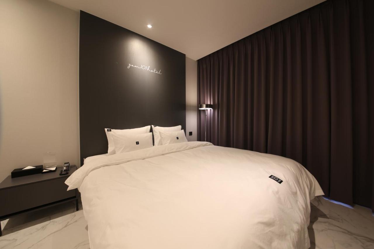Zam101 Hotel Gimhae Экстерьер фото