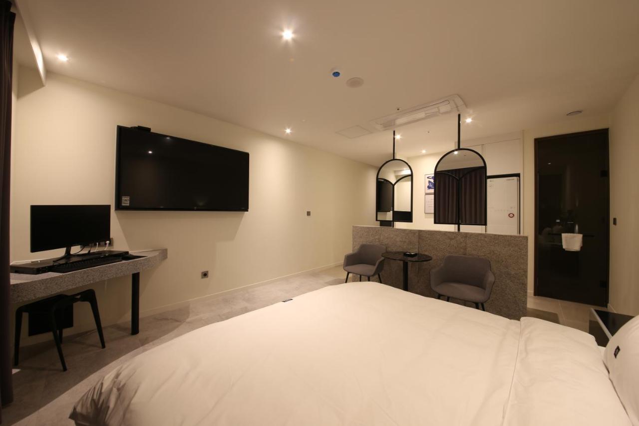 Zam101 Hotel Gimhae Экстерьер фото