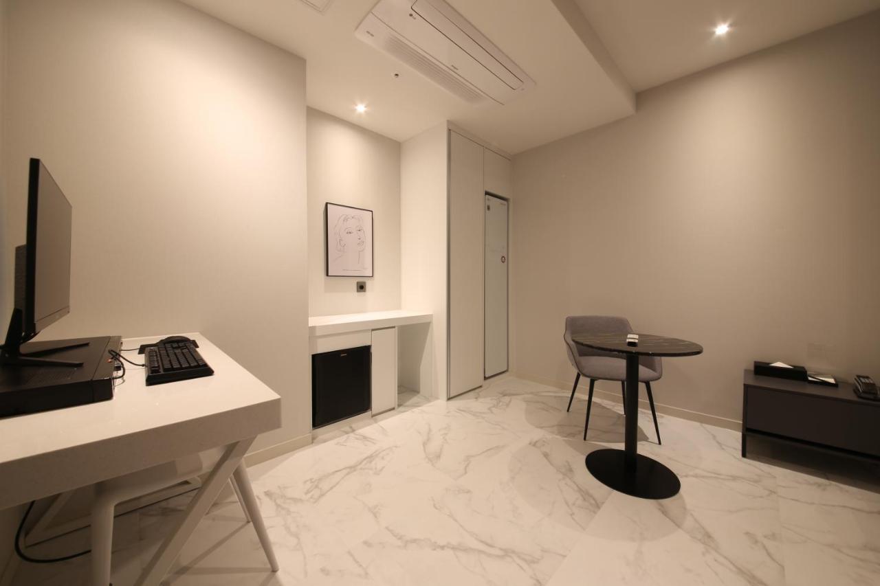 Zam101 Hotel Gimhae Экстерьер фото